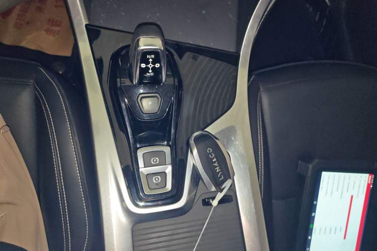 Used Lynk & Co 01 2017 2.0T Two-Wheel Drive Pro Edition Gear Lever