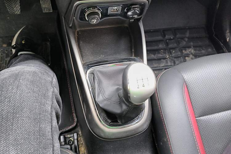 Used CHANGAN CS15 2016 1.5L Manual Luxury Edition
