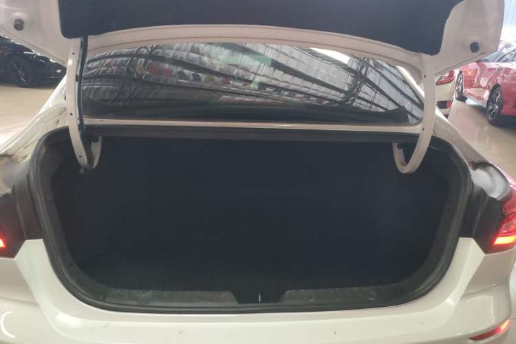 Used CHANGAN Eado 2019 High-Energy Edition 1.6L GDI Manual Pioneer Model China VI Standard
