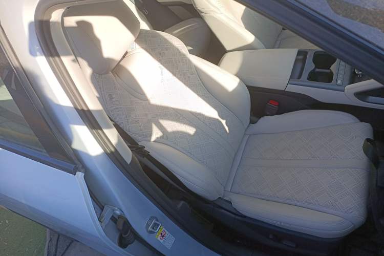 Used BYD Yuan UP 2025 Intelligent Driving Version 401 km Beyond-Range Edition