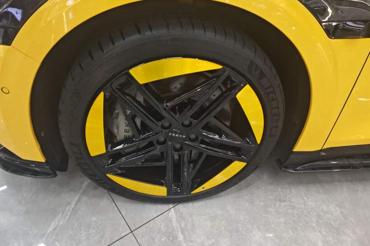 Used Zeekr 007 2024 Four-Wheel-Drive Performance Version 100 kWh
