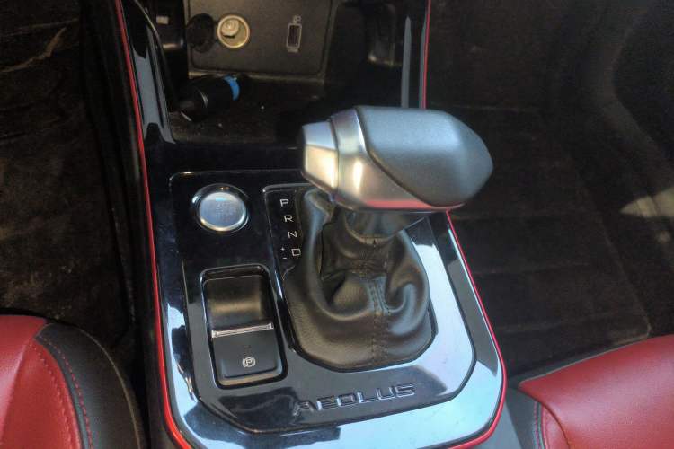 Used Dongfeng Aeolus Yixuan 2022 230T Automatic Adaptive-Beam Knight Edition
