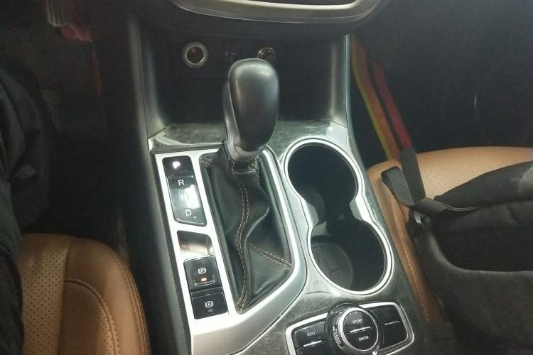 Used Changan CS95 2017 2.0T Two-Wheel Drive Zhitu Edition