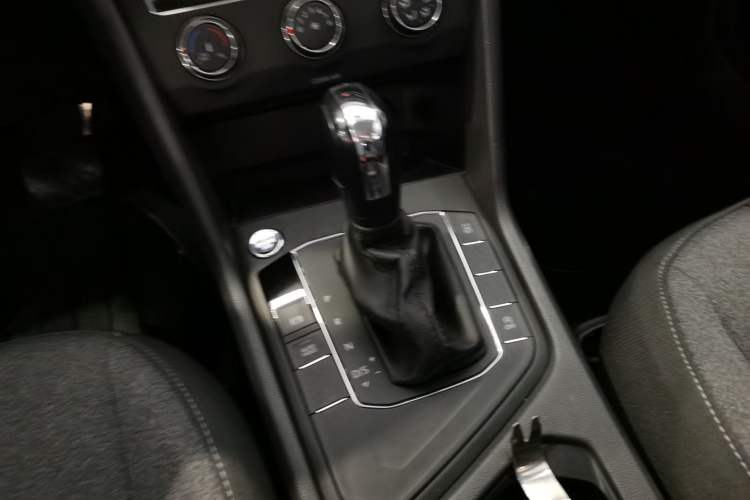 Used Volkswagen Tharu 2021 280TSI Two-Wheel Drive Trend Edition Gear Lever