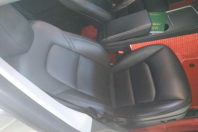 Used Tesla Model Y 2022 Long-Range All-Wheel-Drive Version
