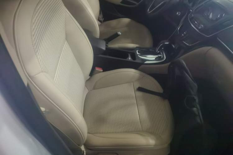 Used Buick Regal 2015 2.0L Leading Fashion Edition