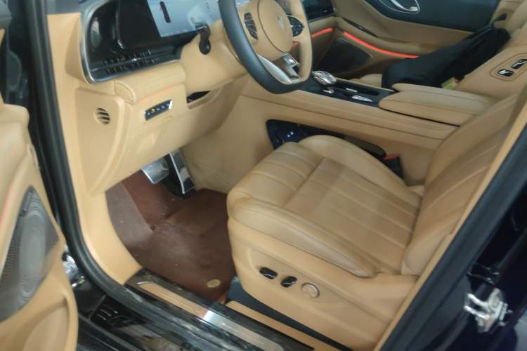 Used VOYAH Dream 2024 PHEV Extended-Range Premium Edition
