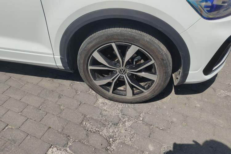 Used Volkswagen T-ROC 2024 300TSI DSG Two-Wheel-Drive Chen Guang Edition Right Front Wheel Hub