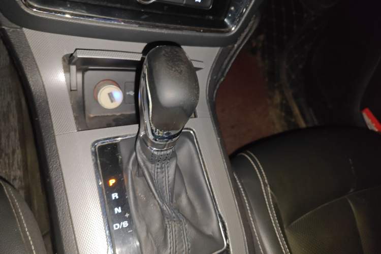 Used Roewe RX5 2019 20T Two-Wheel Drive Automatic 4G Connected Platinum Edition
