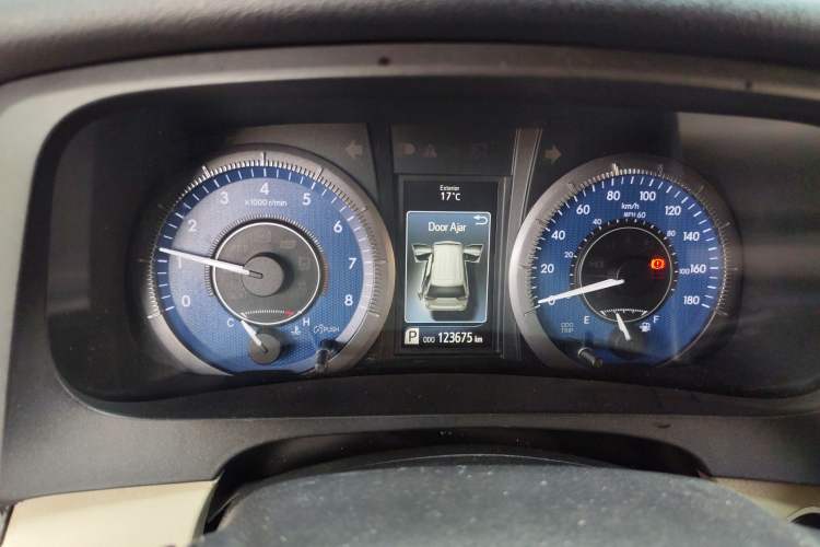 Used Toyota SIENNA 2015 3.5L 4WD LE Gasoline U.S. Specification