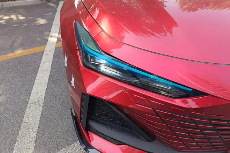 Used CHANGAN UNI-V 2022 1.5T Sport Edition
