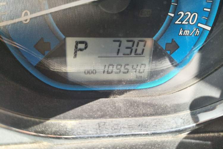 Used Toyota YARiS L Zhi Xuan 2014 1.5 GS Automatic Sharp Edition Odometer Close Up
