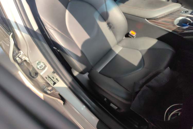 Used Toyota Camry 2019 2.5G Luxury Edition China VI Standard