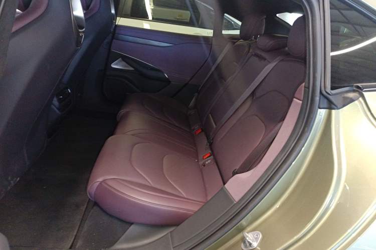 Used Xiaomi Auto SU7 2024 Four-Wheel Drive Ultra-Long Range Advanced Intelligent Driving Max Edition
