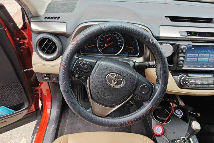 Used Toyota RAV4 2013 2.0L CVT Four-Wheel Drive New Edition