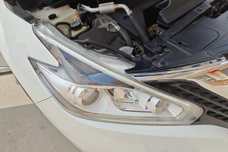 Used Nissan Murano 2015 2.5L XL NAVI Plus Two-Wheel Drive Smart Edition Right Front Headlight