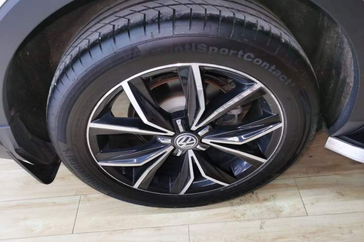 Used Volkswagen Tiguan L 2019 330TSI Automatic Two-Wheel Drive Smart Luxury Version China VI Standard