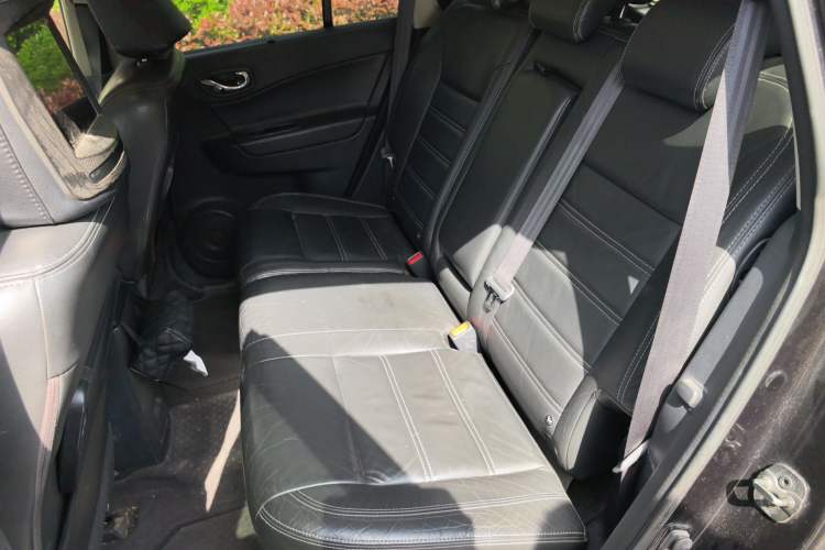 Used Renault Koleos 2012 2.5L 4x4 Comfort Edition with Navigation
