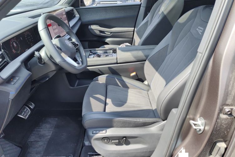 Used Volkswagen Teramont 2025 Tiguan Pro 450TSI Four-Wheel Drive Summit Edition Left Front Seat