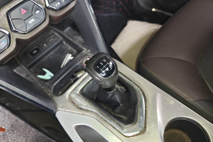 Used GAC Trumpchi GS4 2015 200T Manual Luxury Edition Gear Lever
