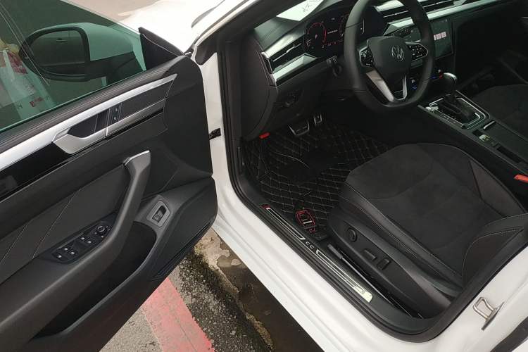 Used Volkswagen FAW-Volkswagen CC 2025 330TSI Ignite All-Inclusive Edition Driver Seat