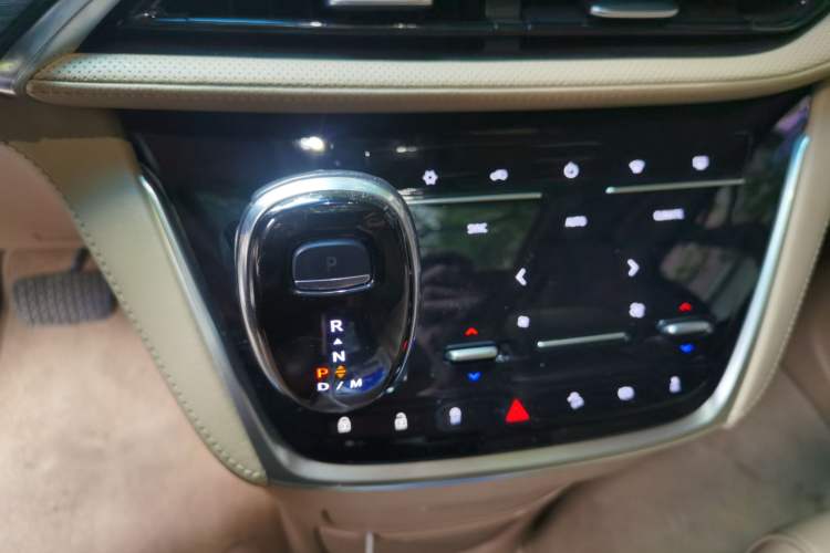 Used Buick GL8 2020 ES Land Cruiser 653T Luxury Model Gear Lever