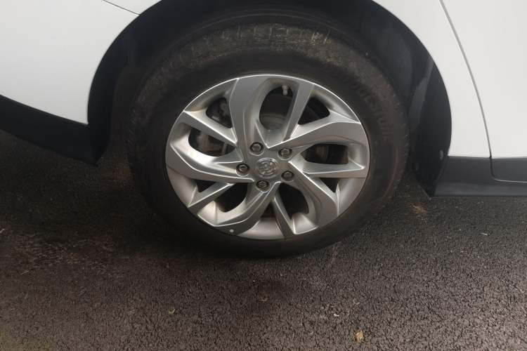 Used Buick Velite 6 2023 430km Range Commuter Version