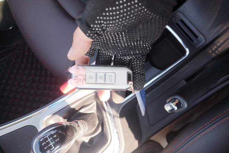 Used Baojun 560 2016 1.5T Manual Luxury Model Interior 1