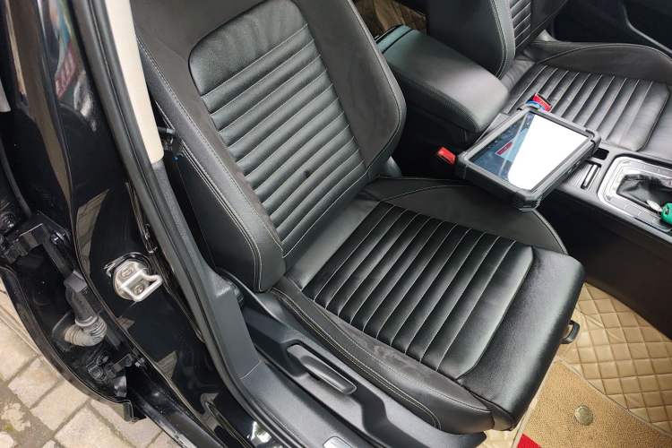 Used Volkswagen Magotan 2020 280TSI DSG Comfort Edition Right Front Seat