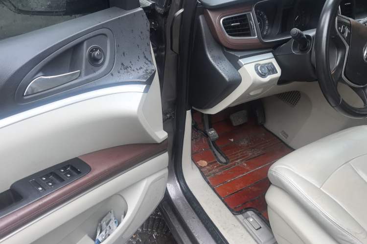 Used Buick GL8 2017 25S Luxury Version China V Standard Driver Seat