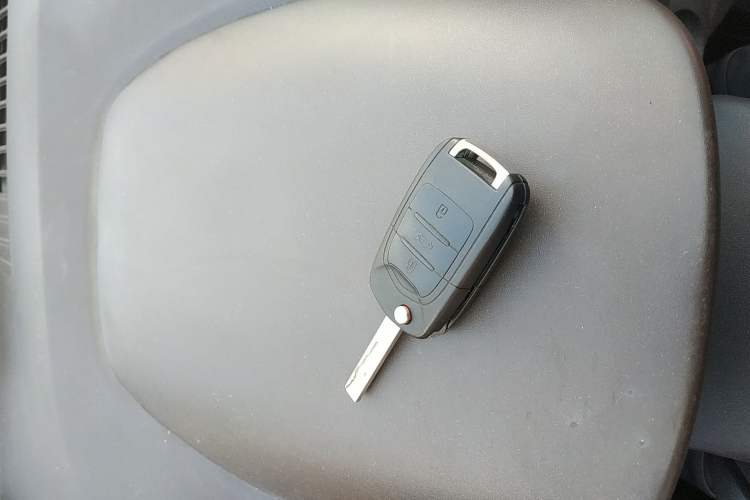 Used Baojun 310W 2017 1.5L Manual Comfort Version China VI Emission Standard
