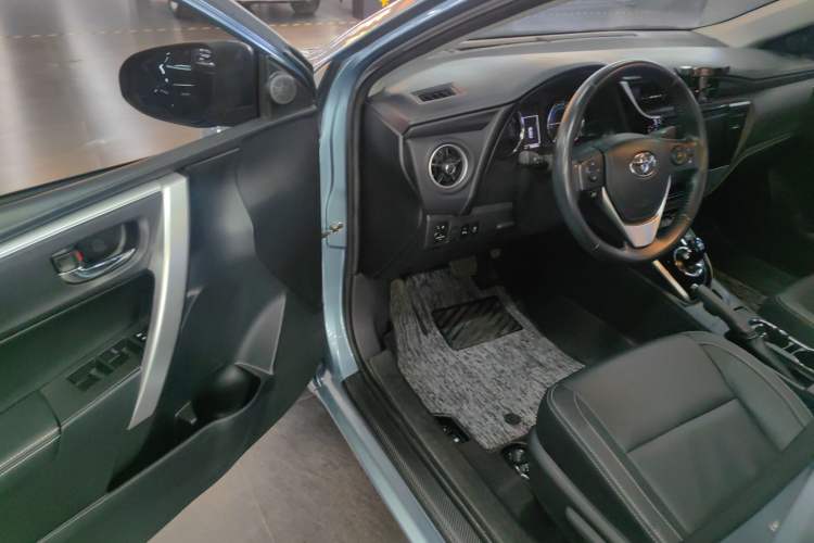 Used Toyota Corolla 2017 Revised Dual-Engine 1.8L E-CVT Elite Edition