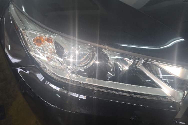 Used Toyota Highlander 2018 2.0T Four-Wheel Drive Prestige Version 7 Seats China VI Standard Right Front Headlight