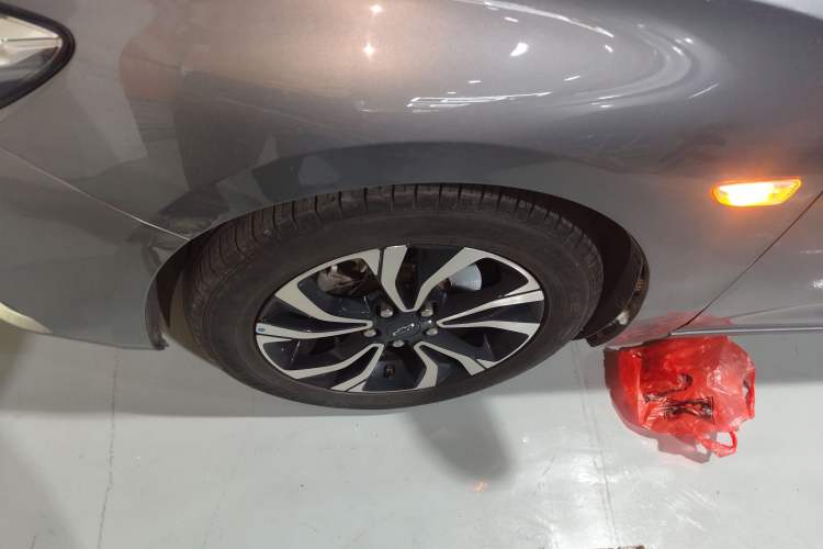 Used Chevrolet Monza 2019 RS 330T Automatic Comfort Edition China VI Standard Left Front Wheel Hub