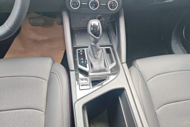 Used Dongfeng Fengon 500 2022 1.5L CVT Luxury Edition Gear Lever