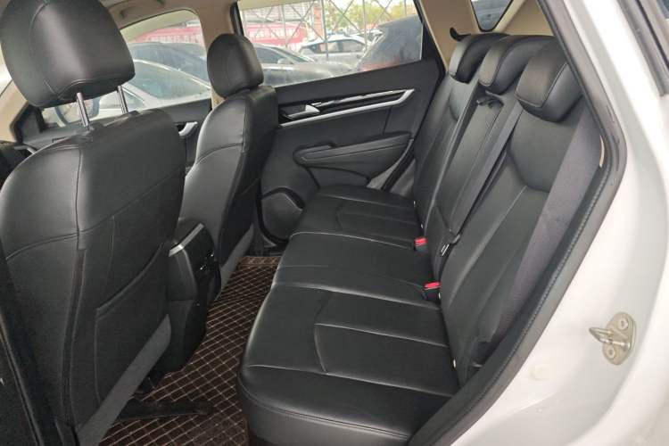 Used Dongfeng Aeolus AX7 2016 2.0L Automatic Zhiyi Trim