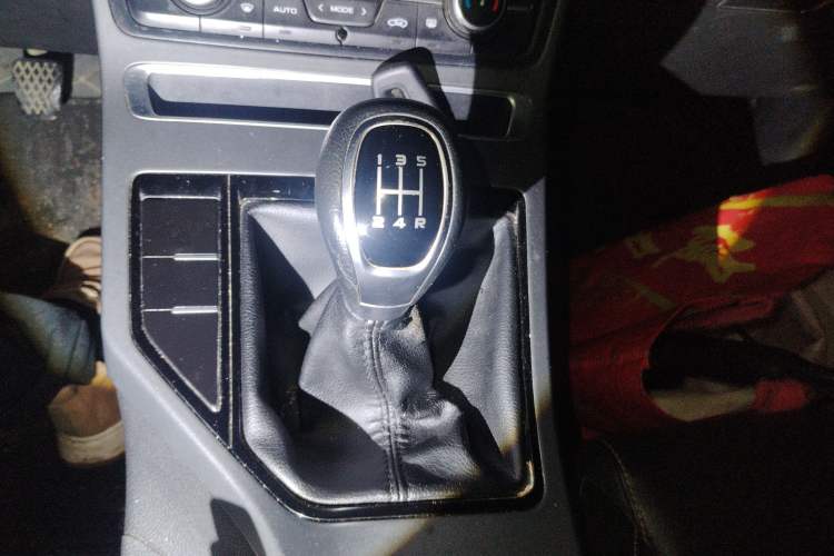 Used Geely Auto Emgrand 2019 Leading Edition 1.5L Manual Luxury Model China VI Standard
