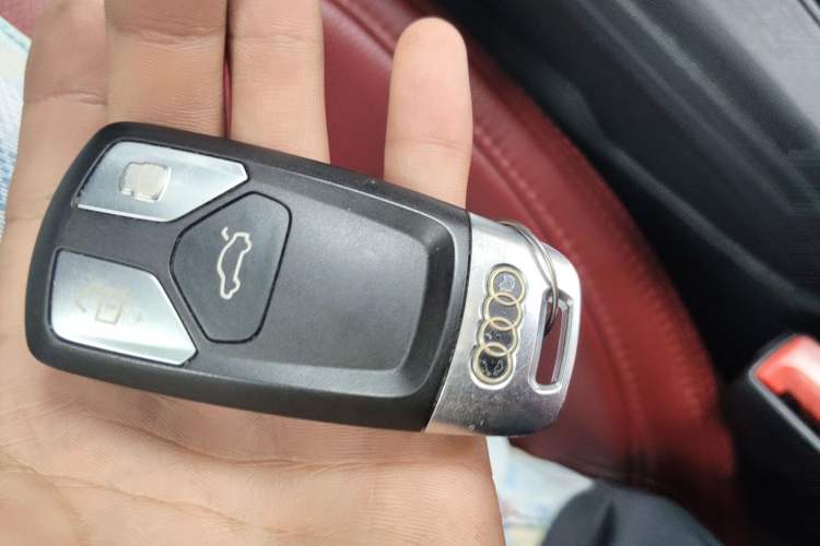 Used Audi A4L 2017 40 TFSI Ambition Edition Vehicle Key