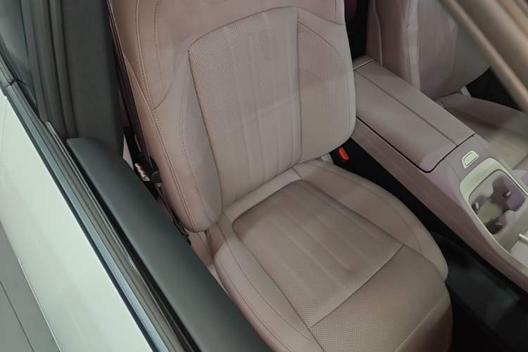 Used ONVO L60 2024 60 kWh Rear-Drive Version
