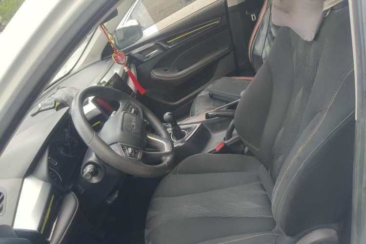 Used Roewe i5 2021 1.5L Manual Platinum Edition
