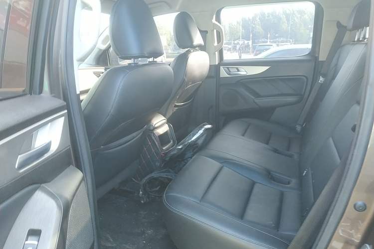 Used Great Wall Poer 2020 2.0T Commercial Version Automatic Diesel 4x4 Elite Long-Box GW4D20M