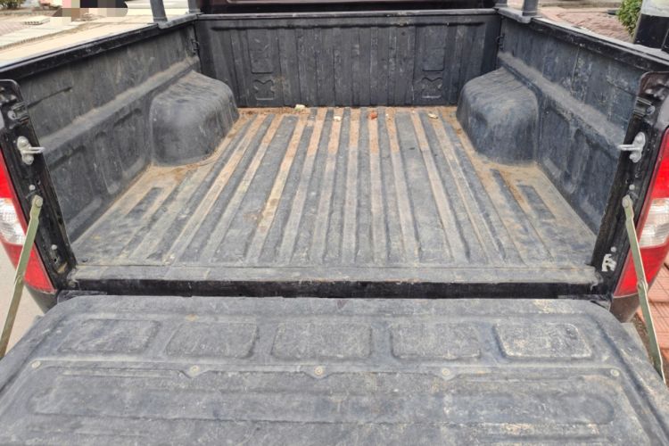 Used JMC Baodian 2023 2.5T Diesel Two-Wheel Drive Comfort Edition Standard Wheelbase JX4D25A6L Trunk