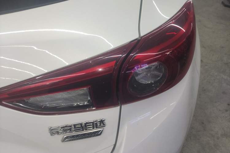 Used Mazda 3 Axela 2017 Hatchback 2.0L Automatic Luxury Model Emission Standard China V