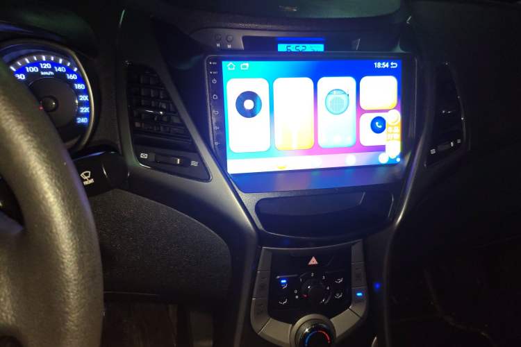 Used Hyundai Elantra (5th Generation / Langdong) 2012 1.6L Automatic Fashion Edition Audio And AC Panel