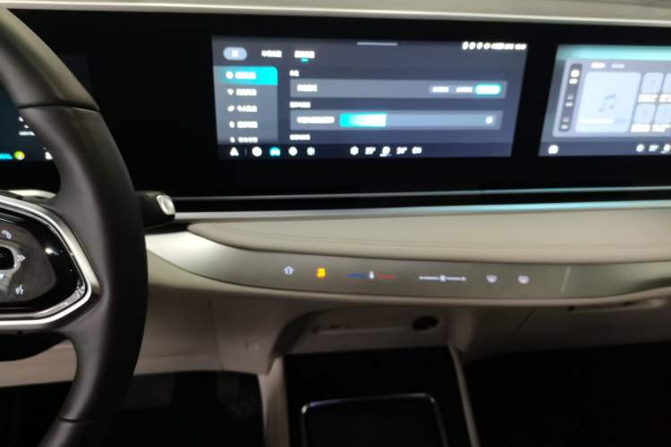 Used SAIC MAXUS Dajia 9 2024 Super Hybrid Ultra-Long Range Forest Edition 7-Seater
