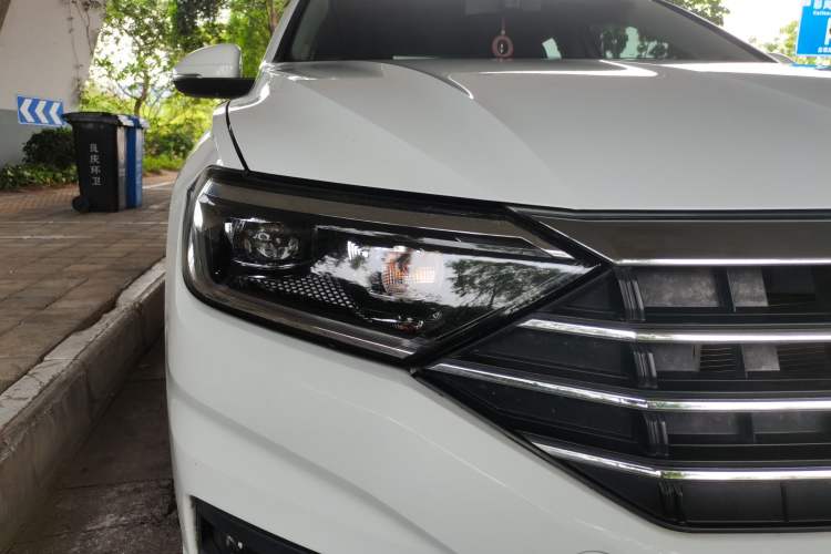 Used Volkswagen Sagitar 2021 280TSI DSG Excellence Edition Right Front Headlight