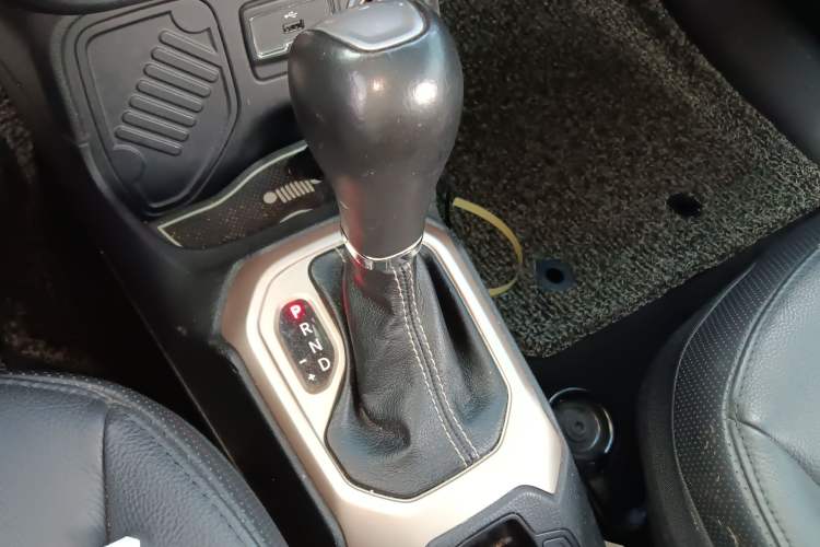 Used Jeep Renegade 2017 180T Automatic Smart Version