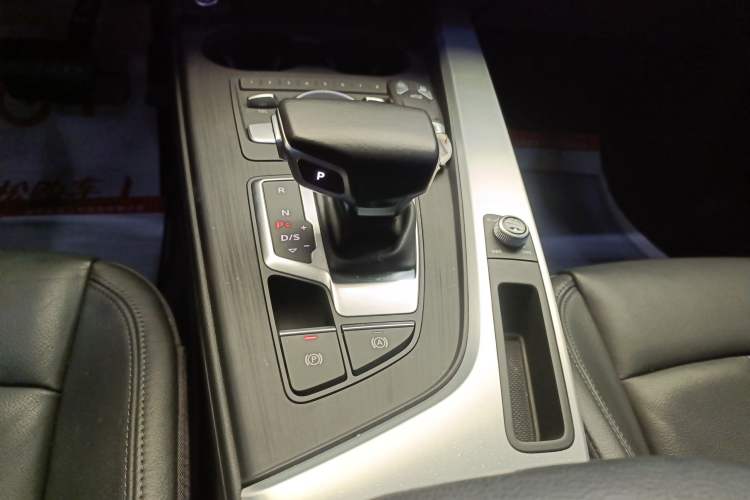 Used Audi A4L 2018 30th Anniversary Edition 40 TFSI Fashion Model