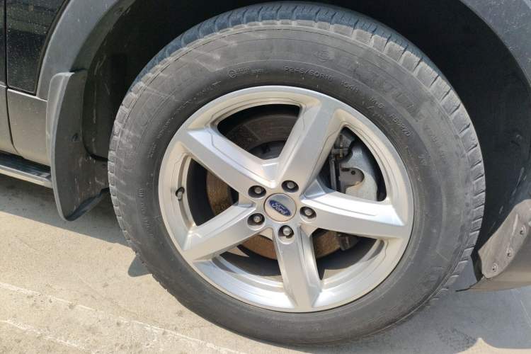 Used Ford Explorer 2016 2.3T Fashion Edition Right Front Wheel Hub