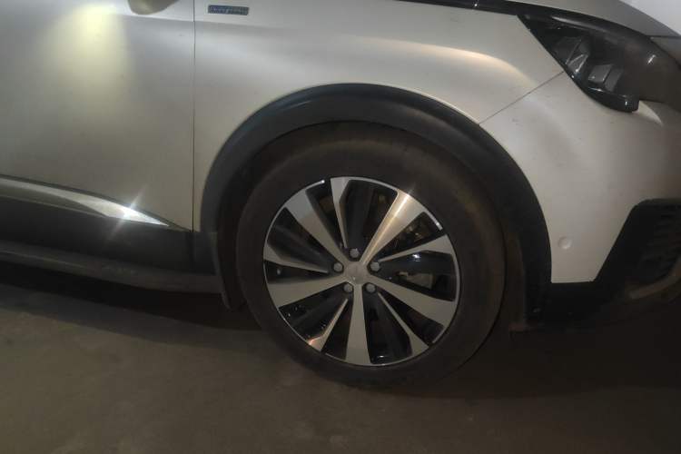 Used Peugeot 5008 2017 380THP 7-Seater Luxury Edition
